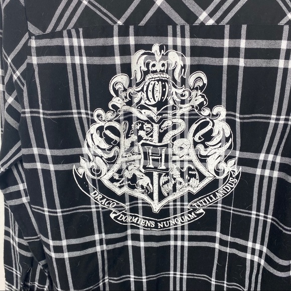 Hot Topic Harry Potter Hogwarts Plaid Button Down - Picture 6 of 7